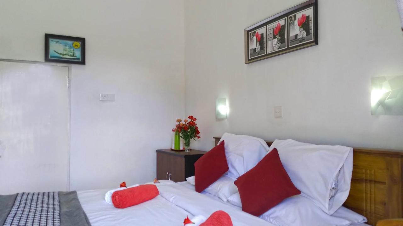 Bed and Breakfast The Royal Terrace Holiday Bungalow Нувара-Элия Экстерьер фото