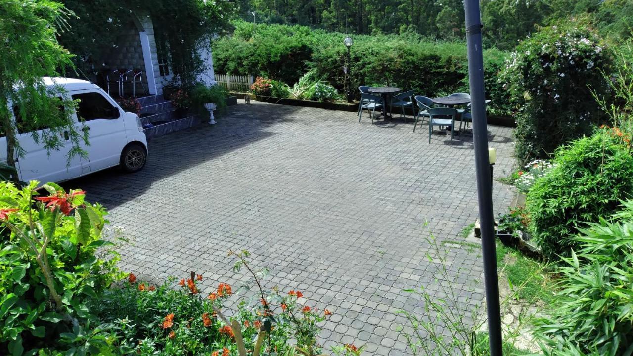 Bed and Breakfast The Royal Terrace Holiday Bungalow Нувара-Элия Экстерьер фото