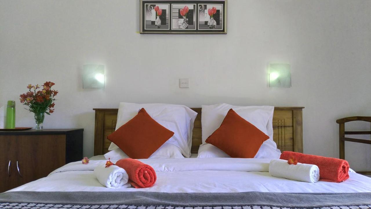 Bed and Breakfast The Royal Terrace Holiday Bungalow Нувара-Элия Экстерьер фото