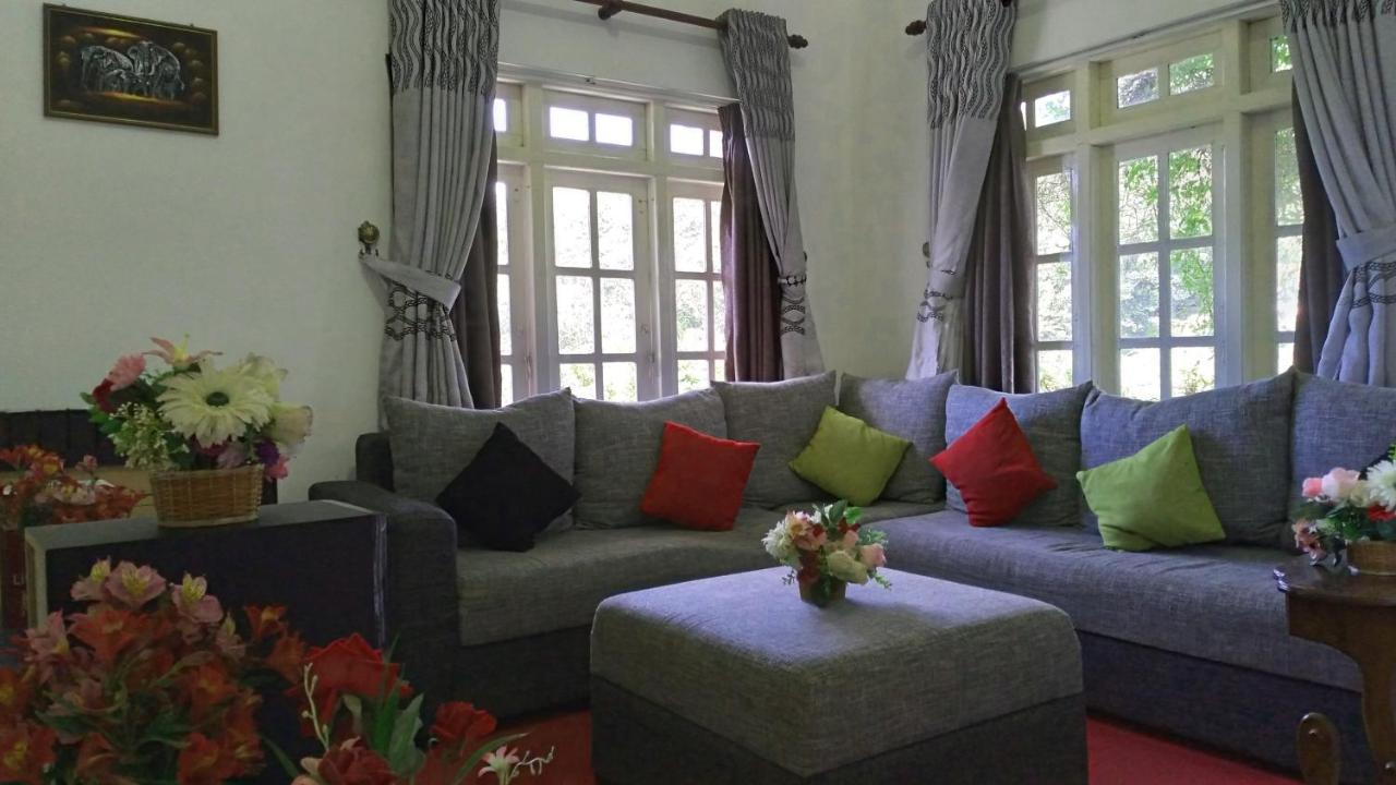 Bed and Breakfast The Royal Terrace Holiday Bungalow Нувара-Элия Экстерьер фото